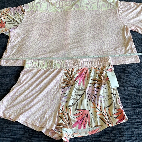 NWT Honeydew very soft button shirt and short pajama set size large - Picture 14 of 14